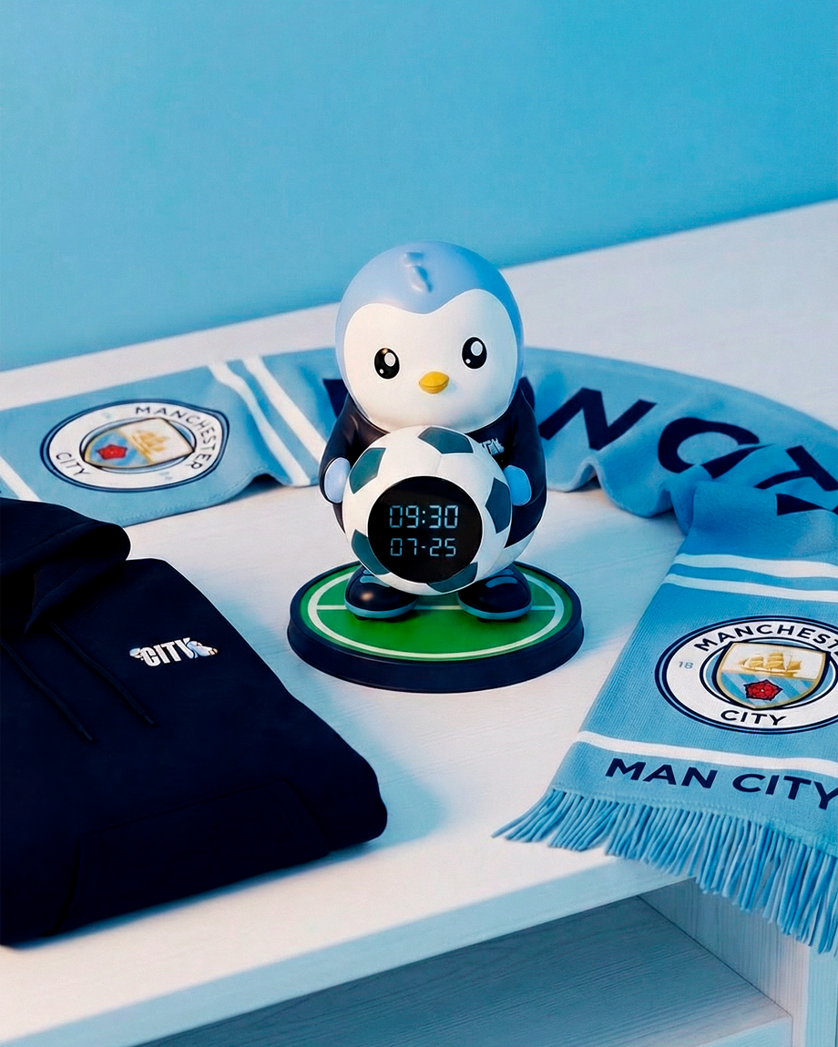 Pudgy Penguins X Manchester City Collectible Set